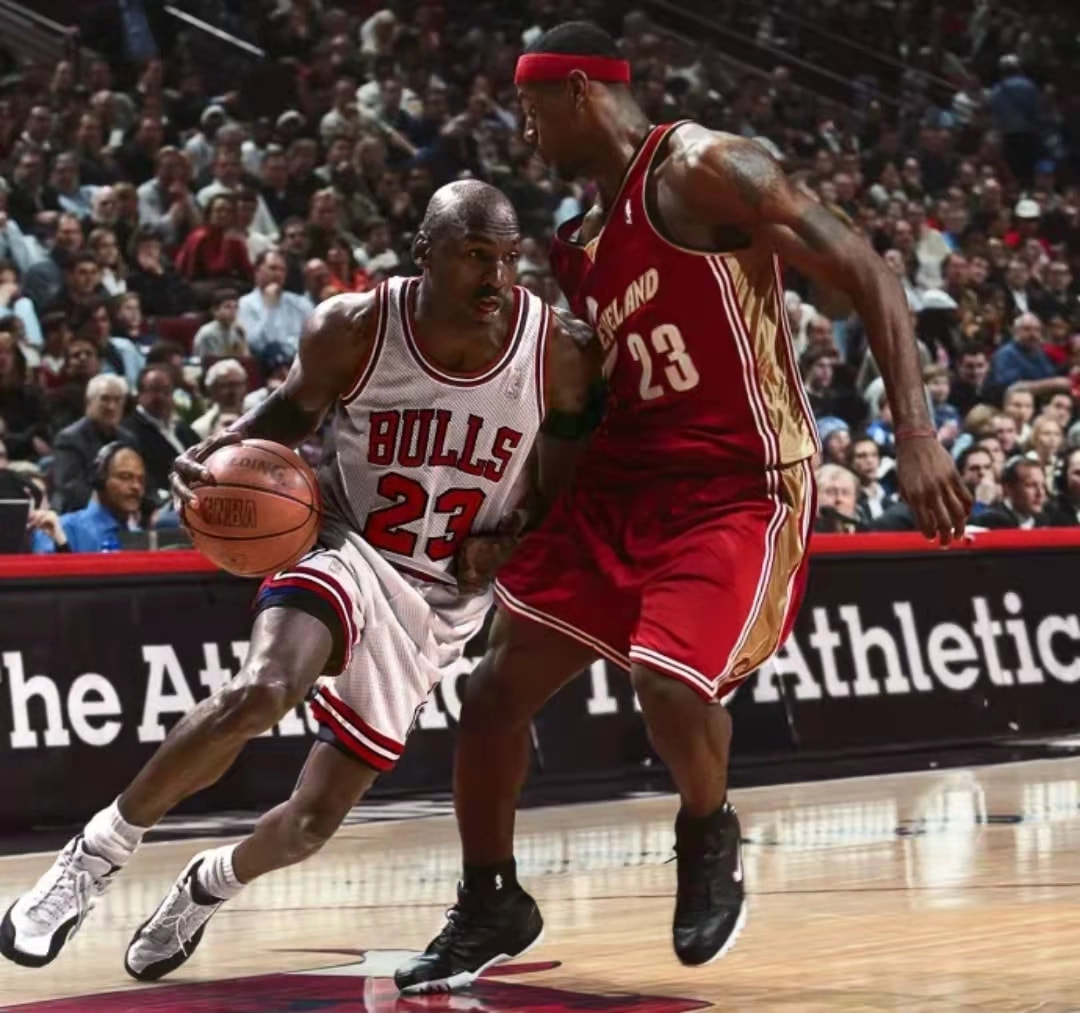 三人小组的 三人小组的